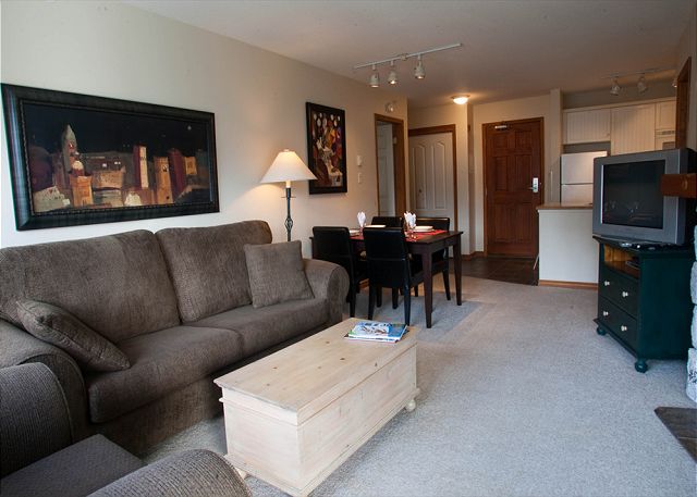 Whistler Aspens on Blackcomb Accommodation 563 Living Room